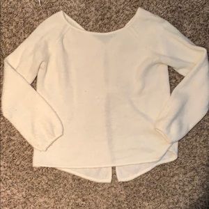 Sweater with bows on the back